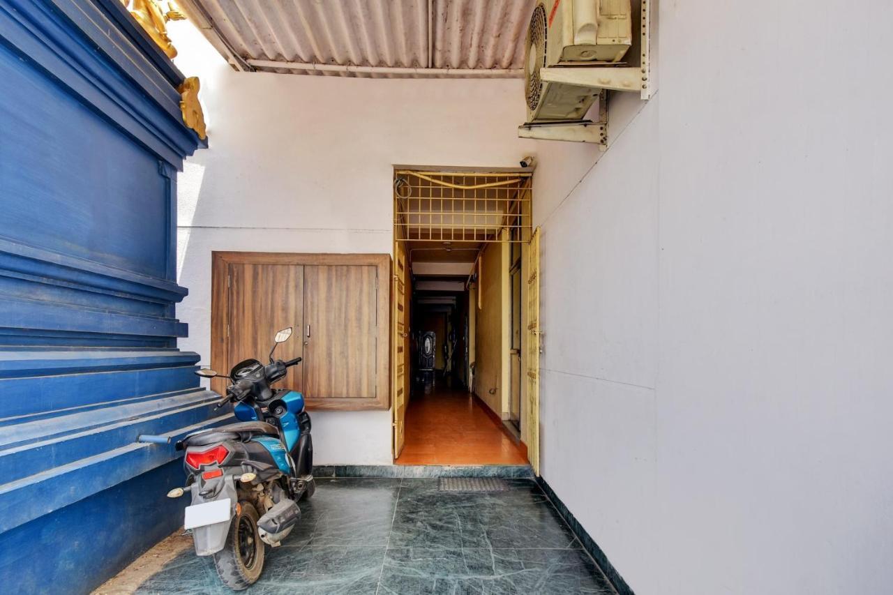 Hotel Oyo Flagship Sri Devi Mahal