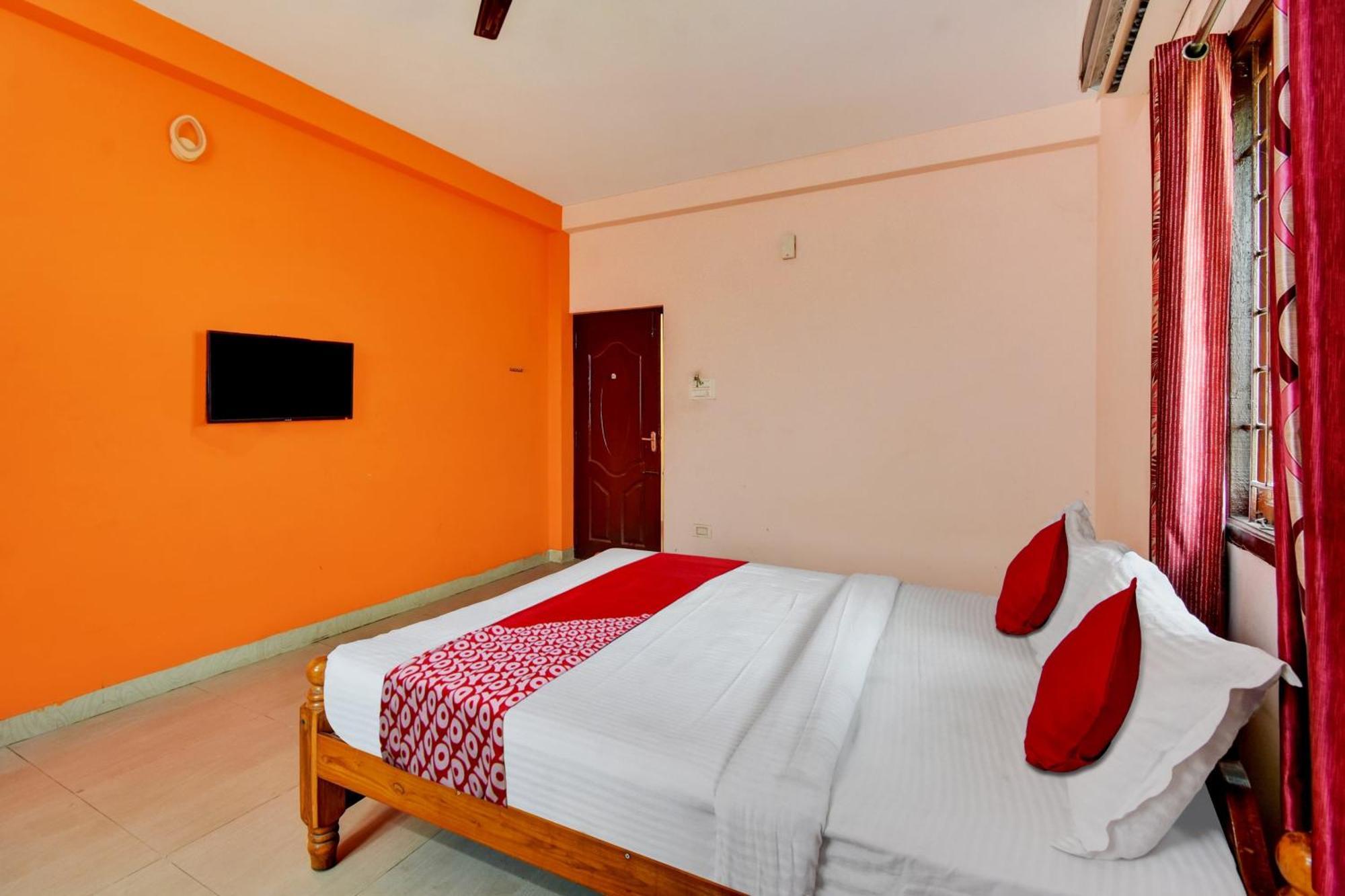 Hotel Oyo Flagship Sri Devi Mahal