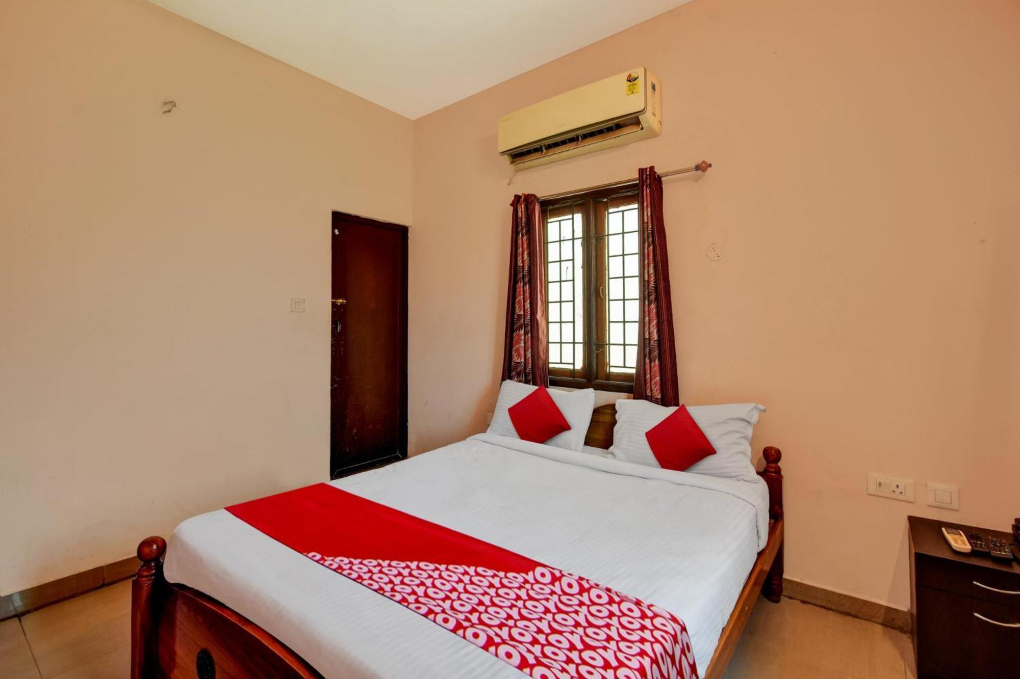 Oyo Flagship Sri Devi Mahal Chennai