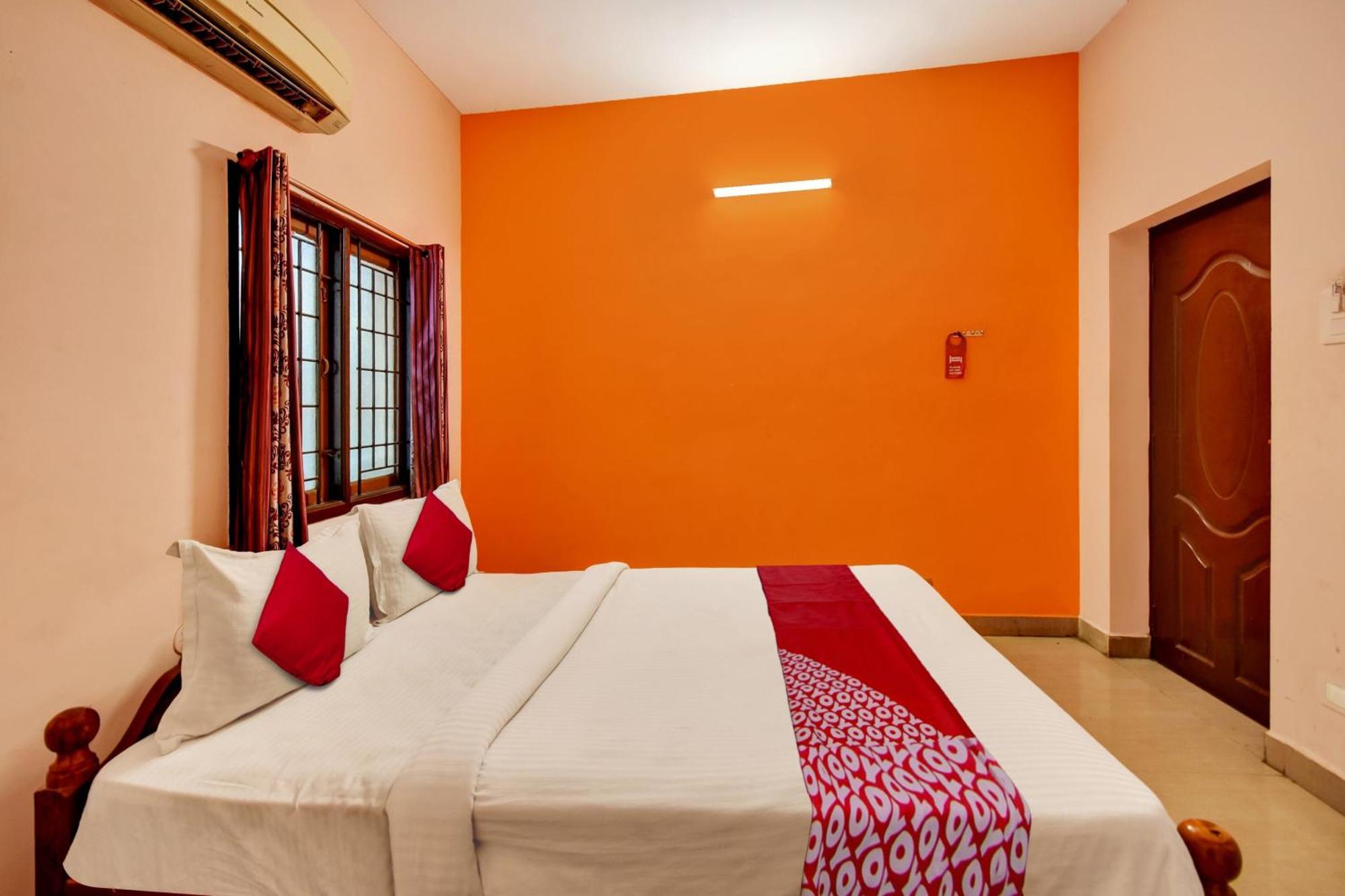 Oyo Flagship Sri Devi Mahal Hotel Chennai